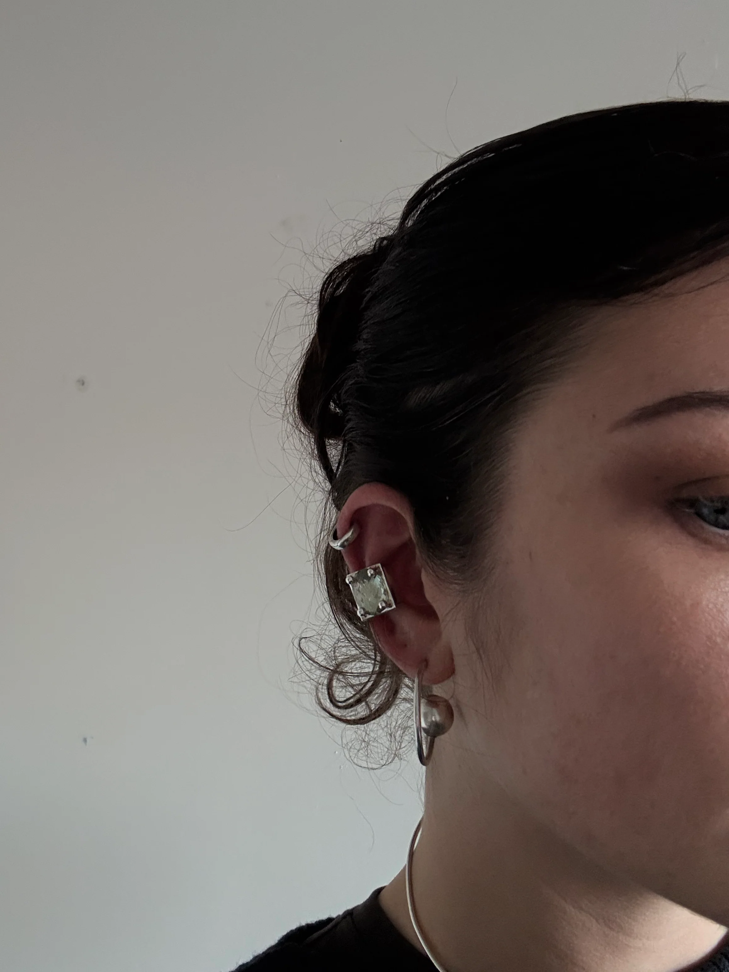 GREEN QUARTZ EAR CUFF - Image 3
